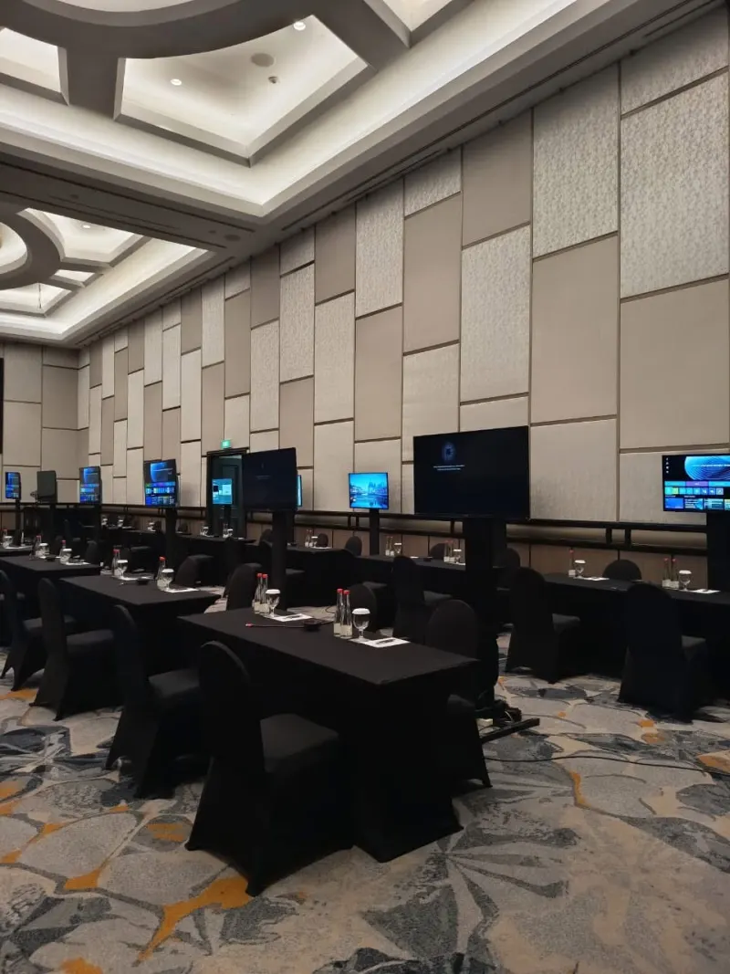 Monitor Meja Peserta Rapat