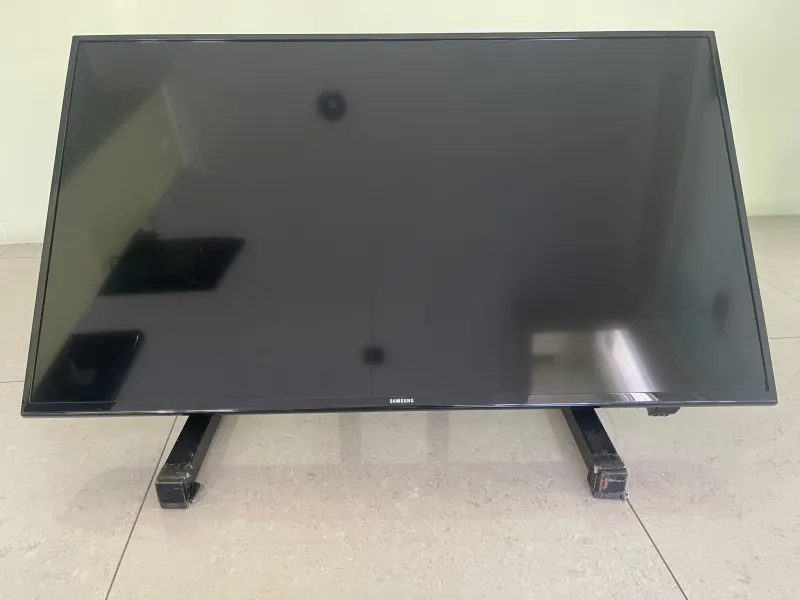 LED TV 43" + Standing Bracket - A&K Multimedia Pro